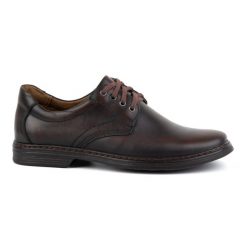 KOMODO Buty męskie ze skóry naturalnej sznurowane 933KOM ciemno brązowe czarne. Czarne półbuty na co dzień męskie ze skóry, bez zapięcia. Za 351.82 zł.