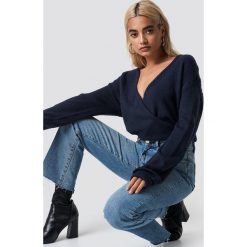 NA-KD Trend Sweter z kopertowym dekoltem - Blue,Navy. Niebieskie swetry damskie NA-KD Trend, z kopertowym dekoltem. Za 121.95 zł.
