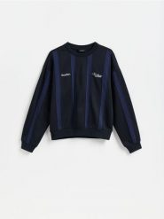 Bluza z nadrukiem na plecach - granatowy. Niebieskie bluzy męskie Reserved, l, bez wzorów, z bawełny, bez kaptura. Za 129.99 zł.