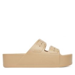 Klapki Freedom Moses. Brązowe klapki damskie Freedom moses, bez wzorów, bez obcasa. Za 169.99 zł.