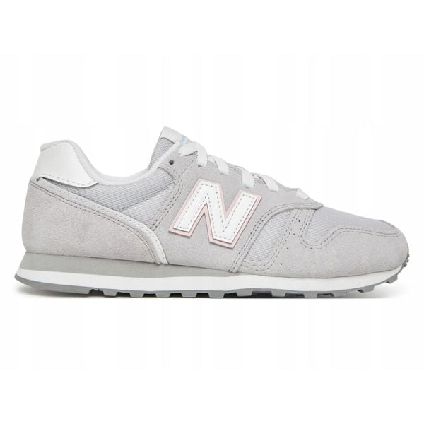 Buty sportowe sneakersy damskie New Balance 373. Białe obuwie sportowe damskie New Balance, bez wzorów, trekkingowe, New Balance 373. Za 269.00 zł.