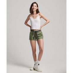 Damskie szorty mini chino Superdry. Zielone szorty damskie Superdry., na lato, l, bez wzorów, z bawełny, klasyczne. Za 256.30 zł.