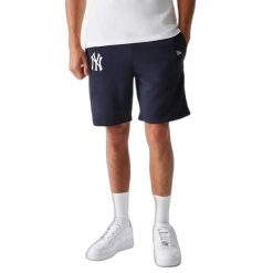 Krótkie New York Yankees League Essential. Niebieskie spodnie materiałowe męskie New Era, m, bez wzorów. Za 168.00 zł.