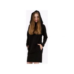 Sukienka z kominem/kapturem Czarna. Czarne sukienki damskie Sthorm, z bawełny, biznesowe, z kapturem. Za 289.00 zł.