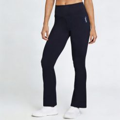 Szerokie legginsy Softee Magnitude w kolorze czarnym. Czarne legginsy damskie Softee, m, bez wzorów, z elastanu, z podwyższonym stanem, długie, na fitness i siłownię. Za 180.99 zł.