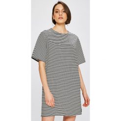 Calvin Klein Jeans - Sukienka Daisy. Sukienki damskie marki Calvin Klein Jeans. W wyprzedaży za 259.90 zł.