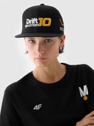 4F Czapka z daszkiem snapback uniseks 4F x Drift Masters - czarna Uniwersalny. Czarne czapki i kapelusze damskie 4f, bez wzorów, z materiału. W wyprzedaży za 89.99 zł.