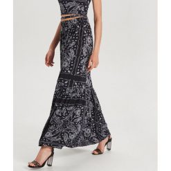Spódnica maxi z wzorem paisley - Czarny. Spódnice damskie Cropp. Za 89.99 zł.