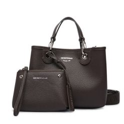 Torebka Emporio Armani. Brązowe torebki do ręki damskie Emporio Armani, bez wzorów, klasyczne, bez dodatków. Za 1,249.00 zł.