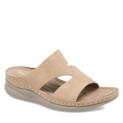 Klapki Clara Barson. Brązowe klapki damskie Clara Barson, bez wzorów, bez obcasa. Za 89.99 zł.