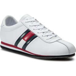 Sneakersy TOMMY JEANS - Retro Flag Sneaker EN0EN00271 Rwb 020. Białe półbuty damskie marki Tommy Jeans, bez wzorów, z jeansu, retro. Za 399.00 zł.