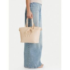 Torebka Nine West. Torebki do ręki damskie Nine West, bez wzorów, klasyczne, bez dodatków. Za 349.99 zł.