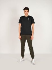 North Sails X Prada T-shirt "Foehn" | 45 2302 000 | T-shirt Foehn | Mężczyzna | Czarny. Czarne t-shirty męskie North Sails, m, z aplikacjami, z poliesteru, bez kołnierzyka. W wyprzedaży za 199.00 zł.