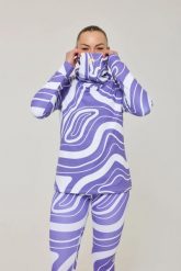 Damska koszulka termoaktywna z wysokim dekoltem Purple Swirl. Fioletowe koszulki sportowe damskie OOSC, s, bez wzorów, z materiału, bez kołnierzyka, bez ramiączek, na fitness i siłownię. Za 294.99 zł.