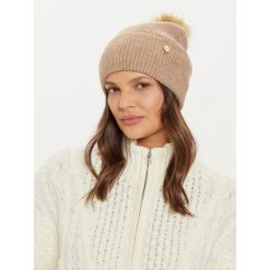 Czapka Guess. Brązowe czapki i kapelusze damskie Guess, na zimę, z aplikacjami. Za 179.99 zł.