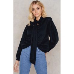 NA-KD Boho Koszula z obszernym wiązaniem - Black. Koszule damskie NA-KD Boho. Za 100.95 zł.