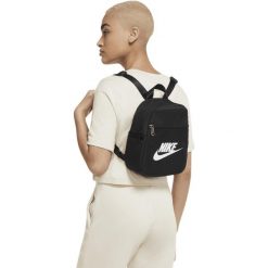 Plecak Nike Sportswear Futura 365 Mini 6L. Czarne torby i plecaki dziecięce Nike, z poliesteru. Za 190.00 zł.