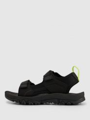 4F Sandały SVING chłopięce - czarne 37. Czarne sandały chłopięce 4f, z gumy, bez zapięcia. Za 149.99 zł.