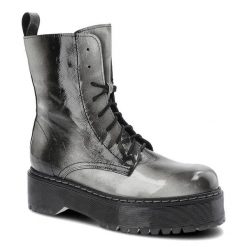 Botki damskie Lemar, naturalna skóra lakierowana sznurowanie usztywniona cholewka podeszwa o podwyższonym profilu i wyraźnym bieżniku, szare, 60329-R. Szare botki damskie Lemar, z lakierowanej skóry, klasyczne, bez obcasa, bez zapięcia. Za 289.00 zł.