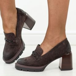 C. Brązowe skórzane mokasyny damskie Filippo Dp8169/26. Brązowe mokasyny damskie Filippo, z jeansu, eleganckie. Za 339.00 zł.