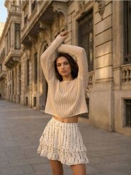 Wzorzysta spódnica mini z falbanami, wiskozą i domieszką lnu - wielobarwny. Spódnice damskie Sinsay, l, bez wzorów, z wiskozy, mini. Za 39.99 zł.