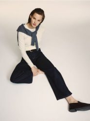 Sweter z wełny merino - kremowy. Białe swetry damskie Reserved, l, bez wzorów, z wełny, bez kołnierzyka, bez ramiączek, bez kaptura. Za 169.99 zł.