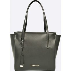 Calvin Klein - Torebka Frame Large Shopper. Szare torby na ramię damskie Calvin Klein. W wyprzedaży za 549.90 zł.