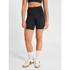 Szorty damskie Hummel Hiit Intensity. Czarne szorty sportowe damskie Hummel, bez wzorów, sportowe, na fitness i siłownię. Za 246.00 zł.