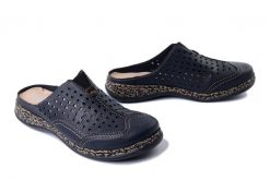 RIEKER 46395-14 blue, klapki damskie. Niebieskie klapki damskie Rieker, w ażurowe wzory, z gumy, bez obcasa. Za 299.90 zł.