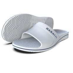 Klapki basenowe męskie Nabaiji 100 Plus. Białe klapki męskie NABAIJI, bez wzorów. Za 59.99 zł.