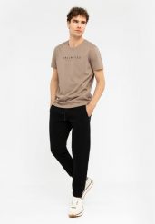 T-shirt w stylu basic, Comfort Fit, T-MITED. Czarne t-shirty męskie Volcano, m, bez wzorów, z bawełny, bez kołnierzyka. Za 69.99 zł.