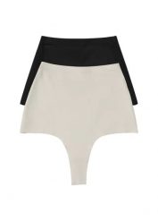 Stringi shape bezszwowe, średni stopień modelowania sylwetki (2 pary). Czarne stringi damskie bonprix, bez wzorów. Za 77.99 zł.