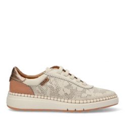 Buty sportowe PIKOLINOS W0C-6621C1 Białe. Białe obuwie sportowe damskie Pikolinos, bez wzorów, z materiału, trekkingowe. Za 508.50 zł.