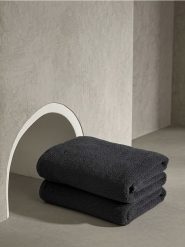 Koc - szary. Szare kocyki dla dzieci Sinsay. W wyprzedaży za 22.99 zł.