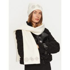 Czapka Guess. Białe czapki i kapelusze damskie Guess, na zimę, z aplikacjami. Za 139.99 zł.