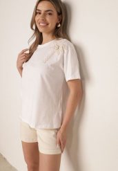 Biały Bawełniany T-shirt z Ozdobną Aplikacją z Perełek i Cyrkonii Haidea. Białe t-shirty damskie Born2be, l, z aplikacjami, z bawełny, eleganckie, bez kołnierzyka. Za 49.99 zł.