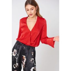 NA-KD Kopertowy bluzka z satyny - Red. Bluzki damskie marki NA-KD. Za 121.95 zł.