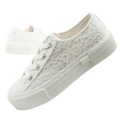 Buty sportowe trampki damskie Lee Isla. Białe trampki i tenisówki damskie Lee, bez wzorów, eleganckie, bez zapięcia. Za 134.99 zł.