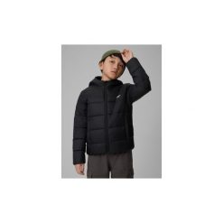 Kurtka puchowa chłopięca 4F 4FJWSS26TDJAM0741. Czarne kurtki i płaszcze dla chłopców 4f, bez wzorów, z puchu, bez kaptura. Za 179.99 zł.