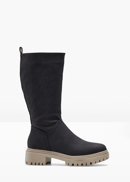 Kozaki. Czarne kozaki damskie bonprix, bez obcasa. Za 189.99 zł.