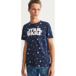 T-shirt z nadrukiem Star Wars - Granatowy. T-shirty męskie marki Giacomo Conti. W wyprzedaży za 39.99 zł.