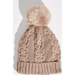 Czapka z puszystym pomponem - Beżowy. Brązowe czapki i kapelusze damskie Sinsay. Za 24.99 zł.