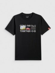 4F T-shirt regular z nadrukiem męski - czarny S. Czarne t-shirty męskie 4f, m, bez wzorów, z bawełny, klasyczne, bez kołnierzyka. Za 79.99 zł.