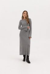 SUKIENKA OLA SZARA S - Flawless. Szare sukienki damskie Flawless, na co dzień, s, bez wzorów, z elastanu, boho, bez kołnierzyka, bez ramiączek, maxi, dopasowane. Za 323.00 zł.