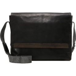 Strellson Torba na ramię dark brown. Brązowe torby na ramię męskie marki Strellson, na ramię, małe. Za 759.00 zł.