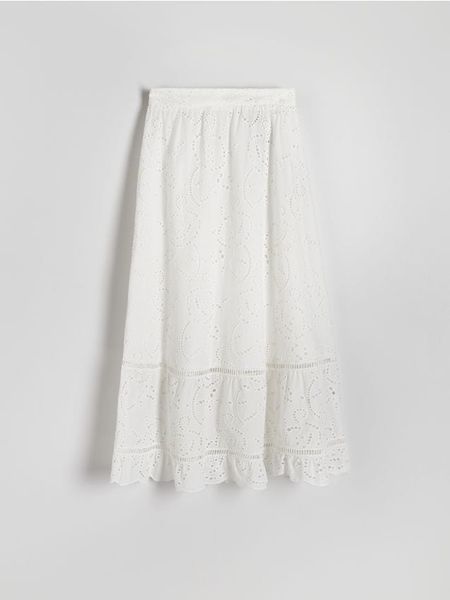 Ażurowa spódnica maxi - biały. Białe spódnice damskie Reserved, l, w ażurowe wzory, z bawełny, maxi, rozkloszowane. W wyprzedaży za 89.99 zł.