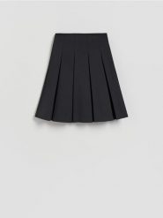 Rozkloszowana spódnica midi - zielony. Zielone spódnice damskie Reserved, l, bez wzorów, z dzianiny, midi, rozkloszowane. Za 109.99 zł.