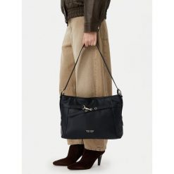 Torebka Nine West. Czarne torebki do ręki damskie Nine West, bez wzorów, klasyczne, bez dodatków. Za 259.99 zł.