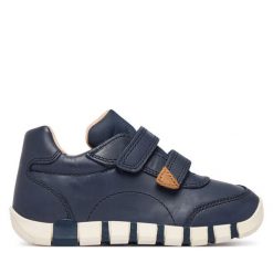 Sneakersy Geox. Niebieskie trampki i tenisówki chłopięce Geox, bez wzorów, bez zapięcia. Za 289.99 zł.