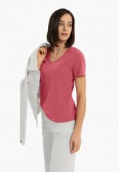 Koszulka z dekoltem w serek T-LEA. Czerwone t-shirty damskie Volcano, l, bez wzorów, z bawełny, klasyczne, bez kołnierzyka. Za 59.99 zł.